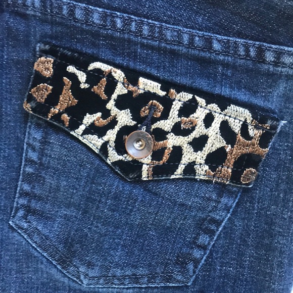 🐆Mid-rise straight leg jean w/animal print detail - Picture 5 of 7